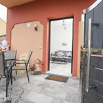Dellis House Apartament *