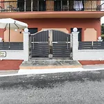 Dellis House *
