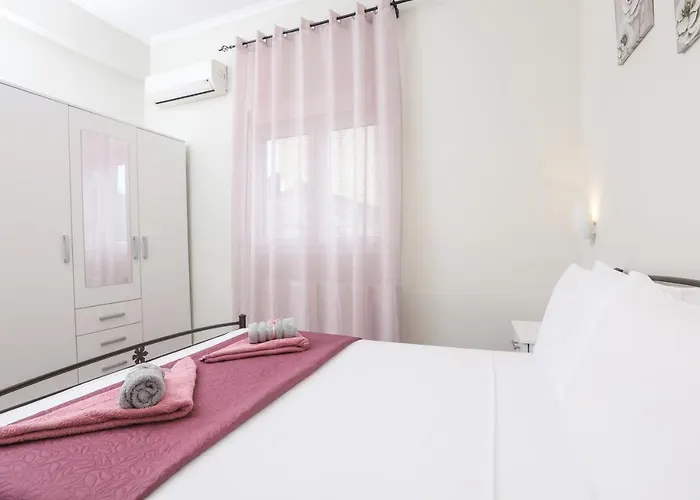 Dellis House Apartment *